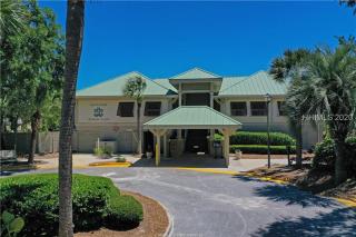 King Queen Twin and Sleeper Sofa Updated Bikes & Beach Gear included - 5