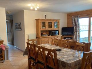Appartement Avec Piscine, Terrasse, et WIFI - 8 Personnes - FR-1-733-138 - 1