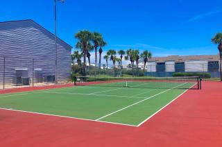 Two-story condo with pool, tennis & patio - 2 short blocks to the beach - 3