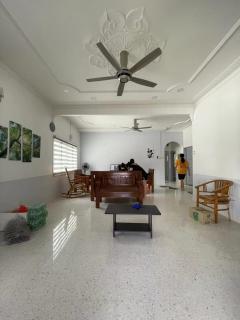 Kiri Kanan Bukit Homestay Kuala Kubu Bahru 左林右舍 - 4