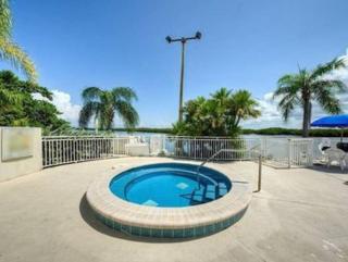 River Delight,Studio109, Beach & Pool steps away + WiFi - Ruskin - 8