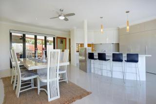 Beachside Manor - Sapphire Beach - 3