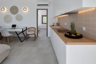 Santorini Hillside Suites & Villas - 4