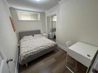 Private suite 1 bed 1 bath 15 mins YVR and downtown 舒适安静 - Vancouver - 0