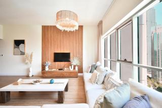 Downtown-High Floor mesmerizing Fountain view 2BR chic APT - Dubai - 3