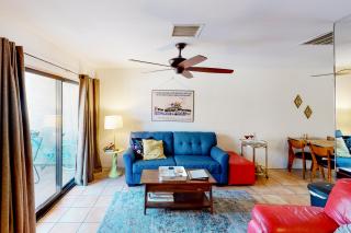 Kitschy Rich Palm Springs Permit #60096 - Palm Springs - 9
