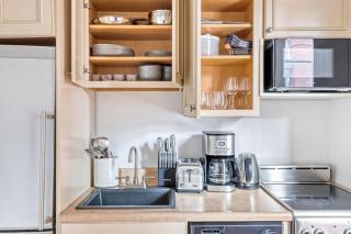 Back Bay 1BR steps from Newbury T BOS-559 - 4