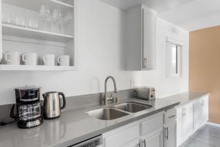 Beverly Grove 2br w gym nr malls hospital LAX-1107 - 1