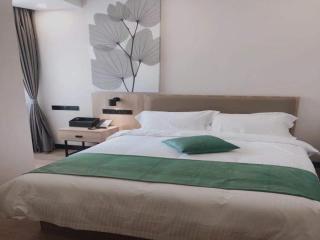 GEM Hotel Bozhou College - 7