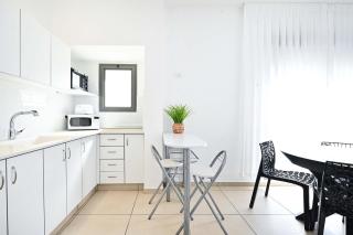 Perfect Location 2BR in Reines by HolyGuest - Tel Aviv - 5