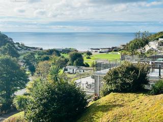 2 bedroom luxury beach apartment Millendreath - 9