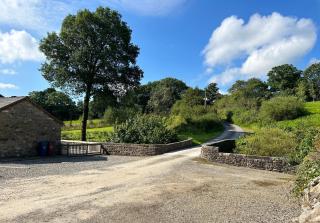 Large Country Farmhouse - 8