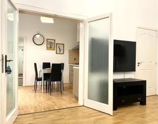 Republique Family Apartment - Brasov - 8