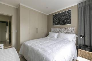 Lux 2bed 20Mb WiFi on Keyes artmile 2km 2 Gautrain - Johannesburg - 6