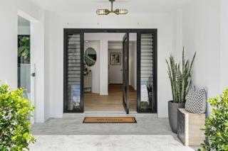 Style on Sound Luxury Home Noosa - 1