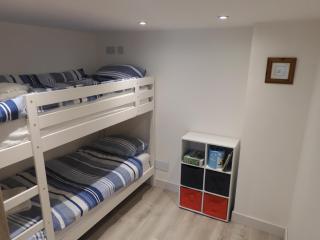 Fabulous Ground Floor Apt Adjacent to Beach - Rhosneigr - 2