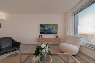 Beachfront apartment with breathtaking sea view - 5