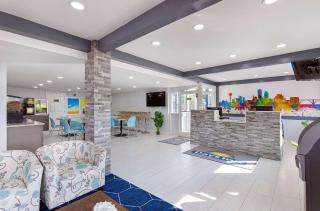 Days Inn by Wyndham Knoxville North - Knoxville - 4