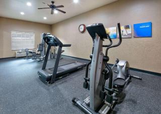 Baymont Inn & Suites by Wyndham Glen Rose - Glen Rose - 3