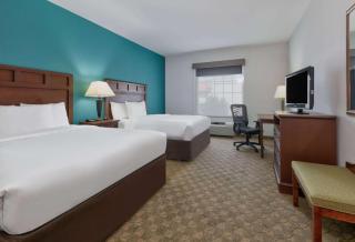 Baymont Inn & Suites by Wyndham Glen Rose - Glen Rose - 2