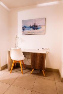 APARTAMENTO CENTRiCO 2 DORMITORIOS AMPLIO BALCON CON OPCION COCHERA - Neuquén - 2