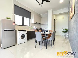 JB SeaView with Balcony Country Garden Danga Bay for 6 Pax - 4