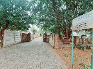 Four Seasons Guesthouse - Hardekool 7 - Lephalale - 9