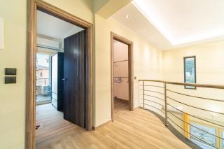The Mountain Villa - - 1