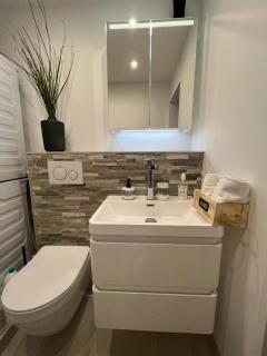Stylish 1-bedroom condo close to exhibition square - Basel - 2