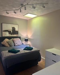 Entire 2 bedroom house. - 2