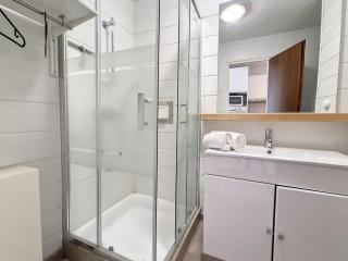 Spacieux studio rénové · Ski aux pieds · Balcon exposé sud - FR-1-688-43 - 2