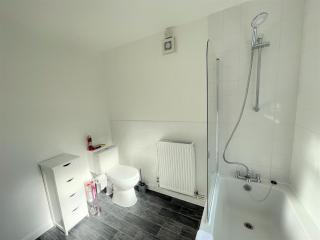 Robinhuts - 3 Bed Accommodation -Perfect for Contractors, Families & Students - Hull - 4