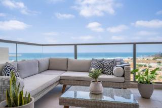Mini Penthouse 3BR Huge Balcony Open SeaView - 0