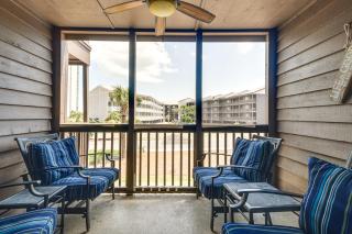 Walk to Coast North Myrtle Beach Condo with Pool! - Myrtle Beach - 9