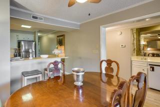 Walk to Coast North Myrtle Beach Condo with Pool! - Myrtle Beach - 4