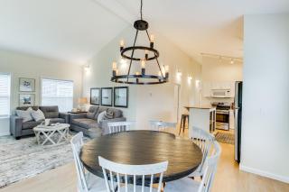Airy Coastal Escape with Deck - Steps to Beach! - Pacific Beach - 5