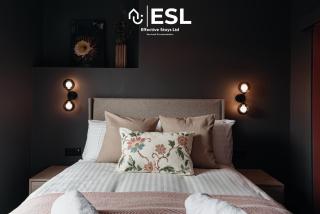 Central 5 Bedroom - 3 Bathroom Townhouse - Perfect for Families & Group stays - 7