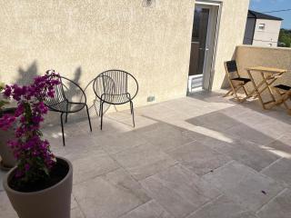 Studio terrasse avec une vue dégagée 3km Avignon - Villeneuve-lès-Avignon - 3