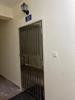 home away from home close to Delhi Airport and Metro two bedroom - Nova Deli - 4