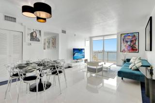 3BR Penthouse with European Flair n Amazing Views - Miami - 1