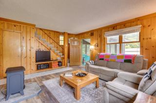Pet-Friendly Queensbury Home with Screened Porch - Queensbury - 8