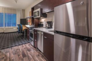 Towneplace Suites By Marriott Hays - Hays - 1