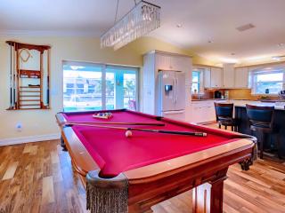 On The Water! Sleeps 12! 2 King Masters, Golf, Fishing, Bbq, Pool, Spa, Pvt Yard - Cape Coral - 3