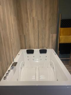 Studio jacuzzi Love Room - Sacquenville - 8