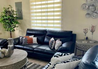Peaceful 3-BR Villa with Pool & Modern Amenities - Arima - 5