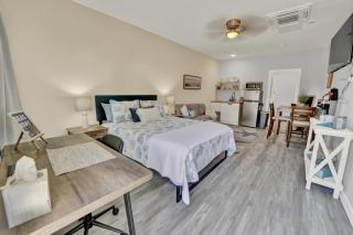 The Sand Dollar Close to Downtown FWB and Beach - Fort Walton Beach - 1