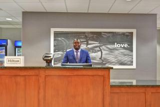 Hampton Inn & Suites Newark-Harrison-Riverwalk - 3