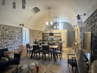 ENGLEZENA'S GUESTHOUSE - Leonidio - 8