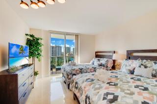 Family Beach Home w Ocean & Bay Views - Upgraded Corner Unit - Miami Beach - 6