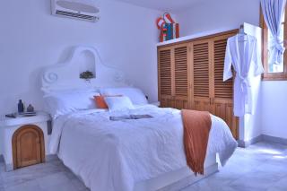 La villa del sol - pool & spa and staff - 7